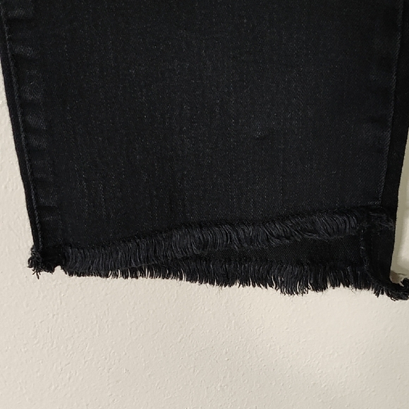 Who What Wear Raw Hem Frayed Cropped Black Jeans size 6 - Picture 6 of 8